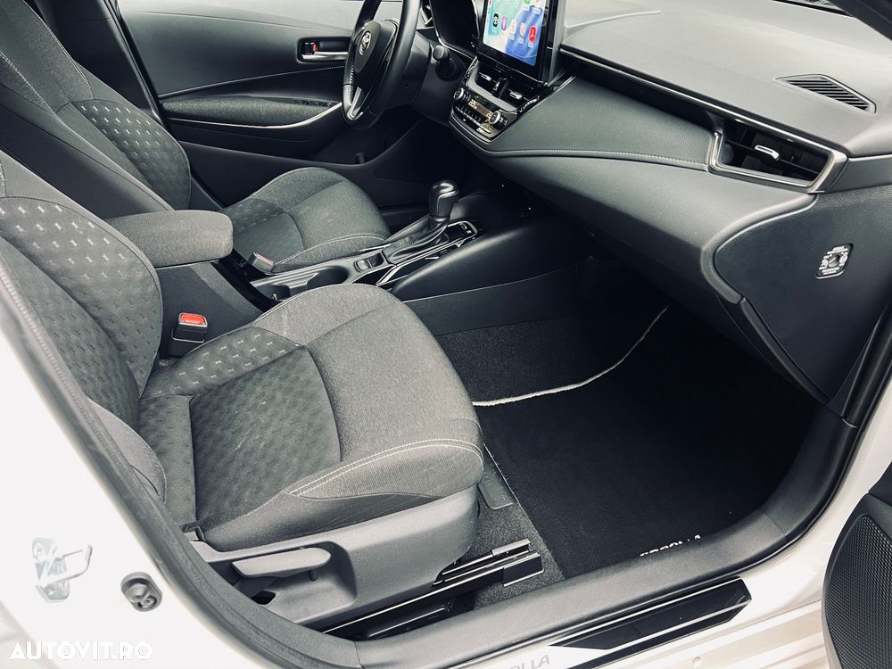 Toyota Corolla 1.8 HSD Business - 22
