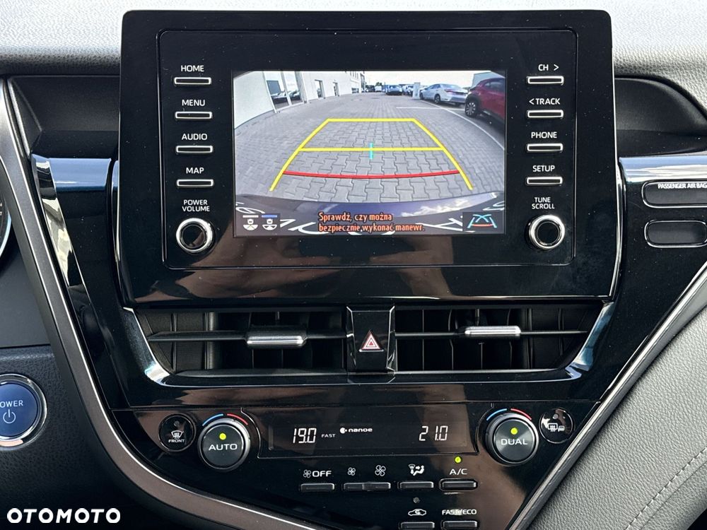 Toyota Camry 2.5 Hybrid Comfort CVT - 16