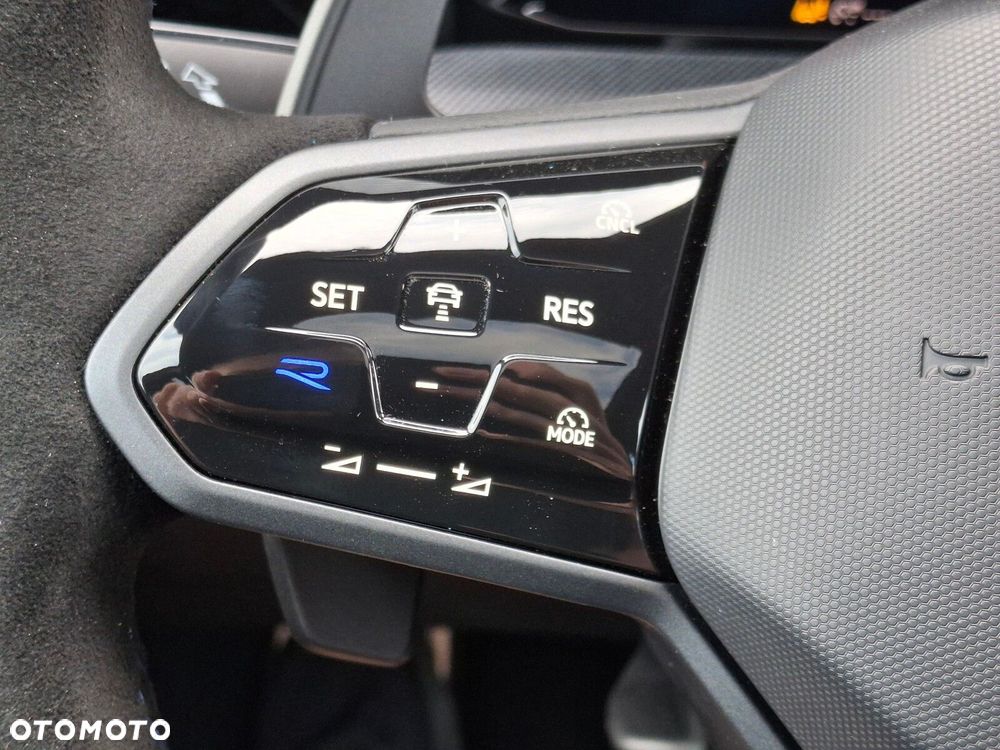 Volkswagen Golf Variant 2.0 TSI 4Motion R - 24