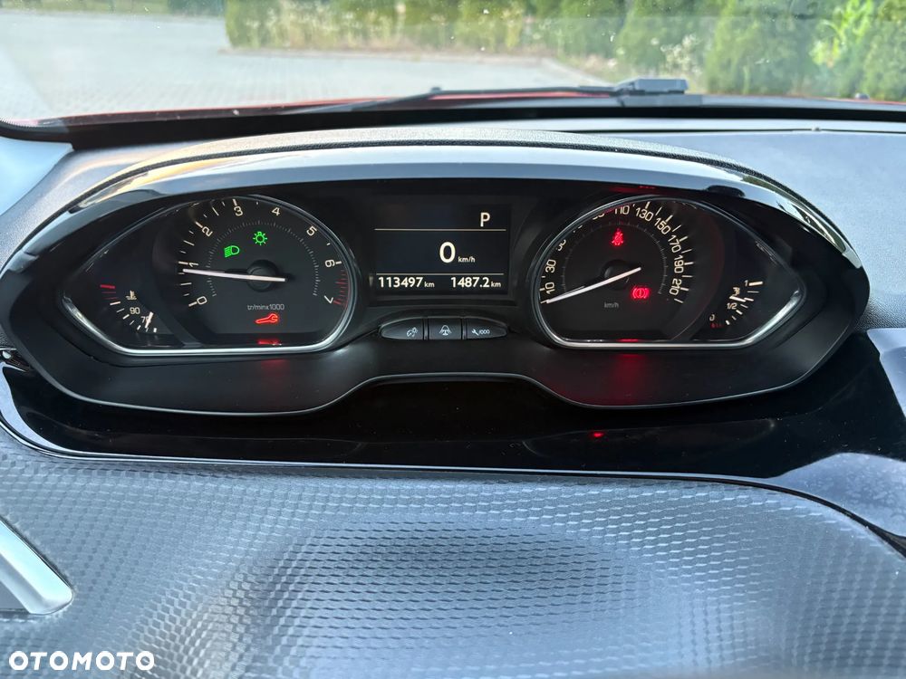Peugeot 2008 1.2 Pure Tech Allure S&S EAT6 - 13