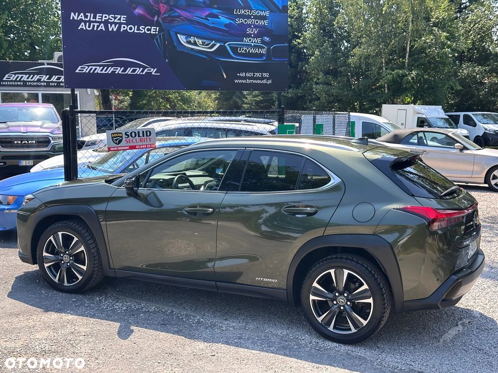 Lexus UX 250h Business Edition - 4