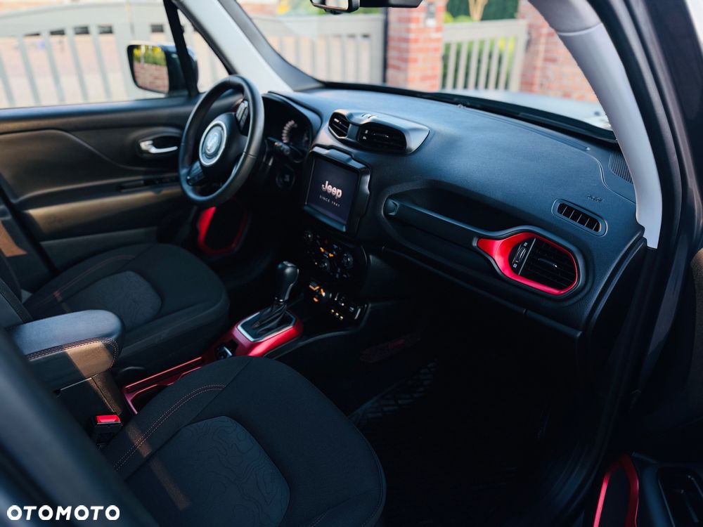 Jeep Renegade 1.3 T-GDI 4xe PLUG-IN Hybrid Automatik Trailhawk - 23