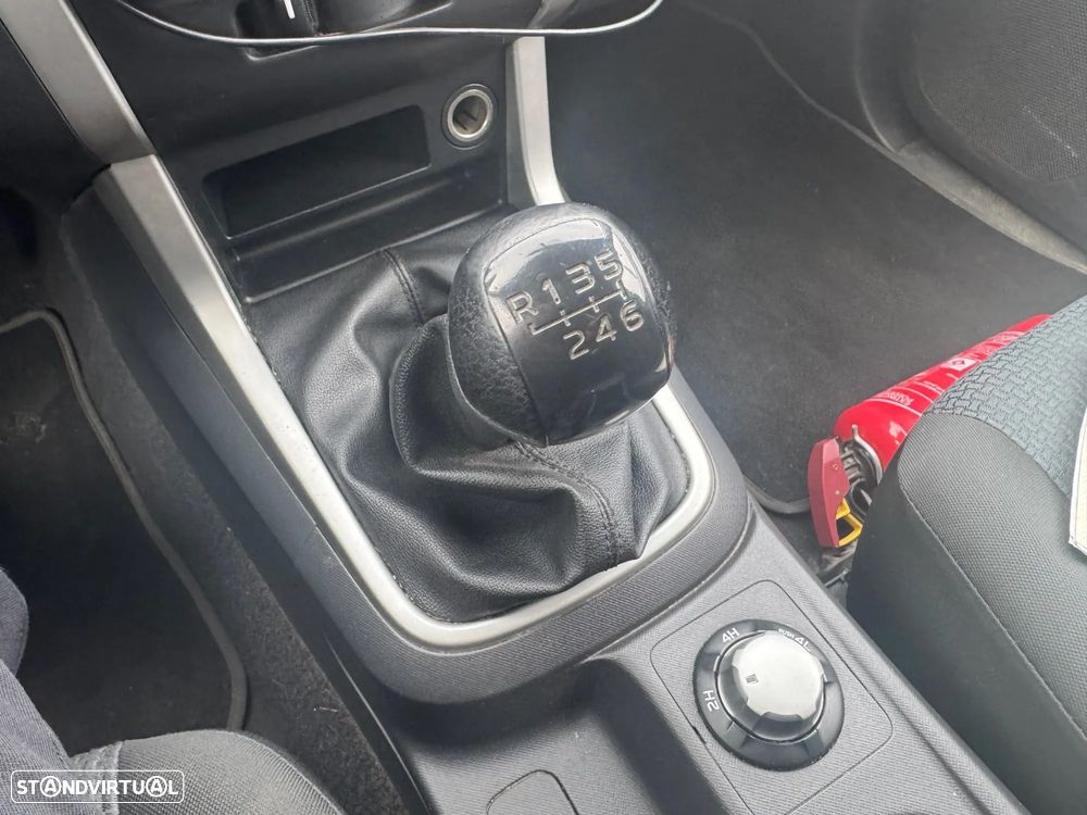 Isuzu D-Max 4x4 Cabine Dupla Custom - 10