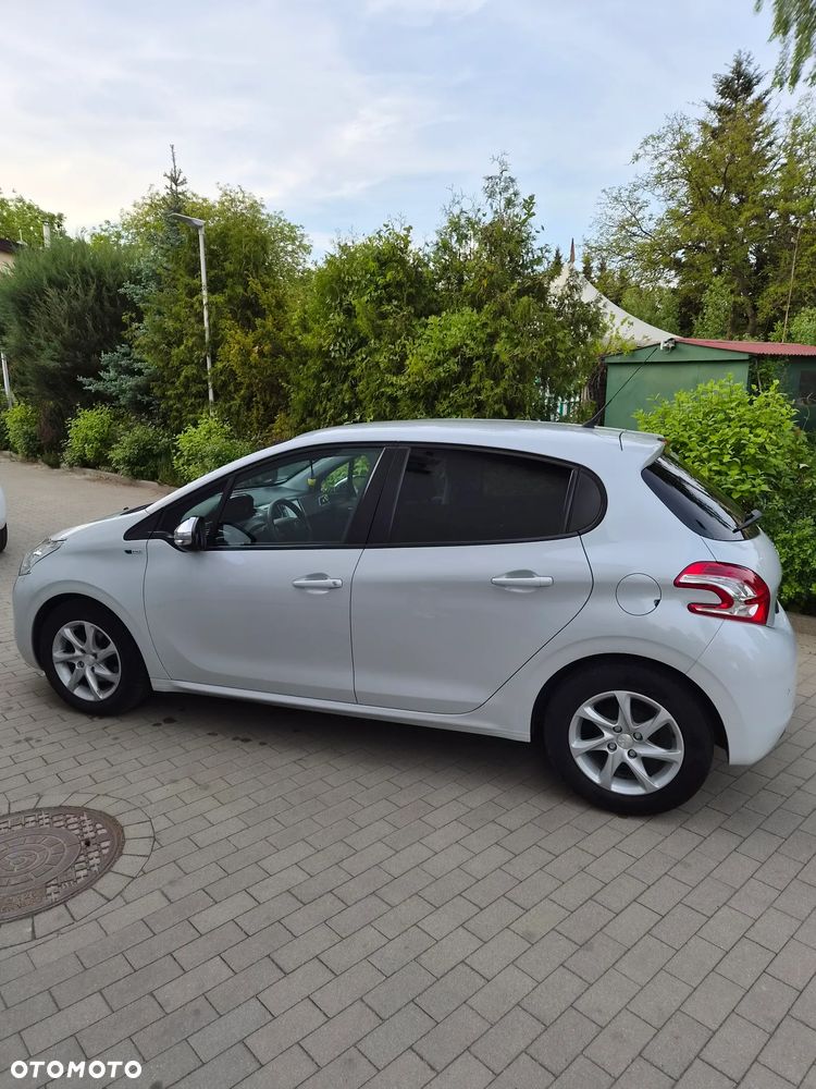 Peugeot 208 1.2 VTi Style - 4
