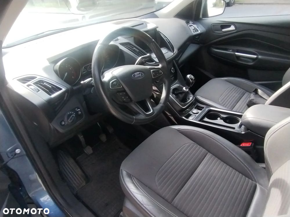 Ford Kuga 1.5 EcoBoost FWD Titanium - 6