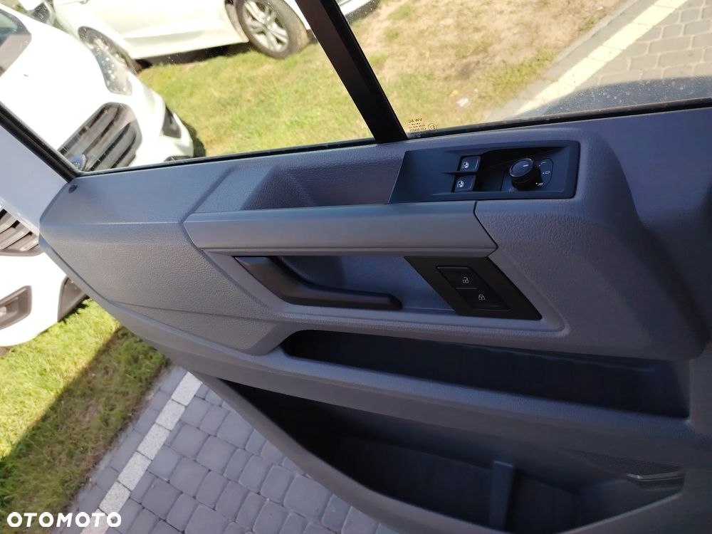 Volkswagen CRAFTER 2021 2,0 TDI 177KM AUTOMAT L2H2 DUBEL DRZWI EURO6 CENA BRUTTO VAT 23% KLIMA - 30