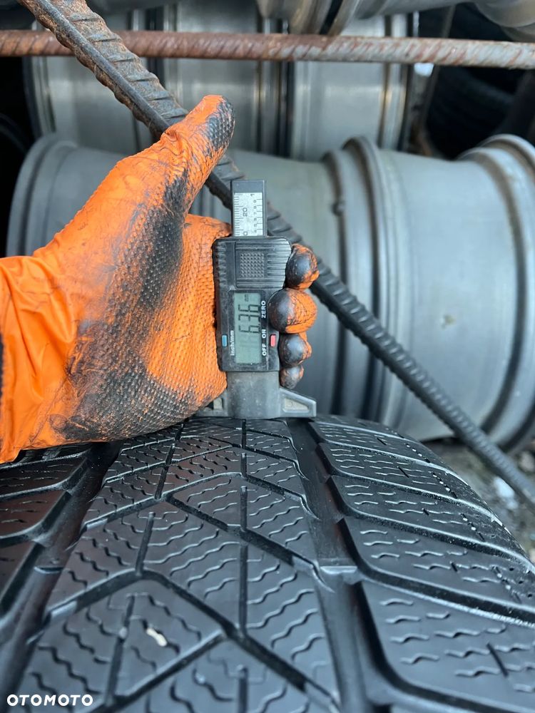 235 50 19 Pirelli Scorpion Winter 103 H XL 2szt opony zimowe - 4