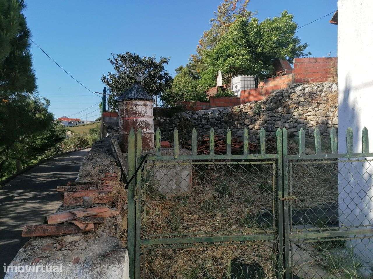 Moradia T2 isolada com garagem e terraço - Grande imagem: 3/17