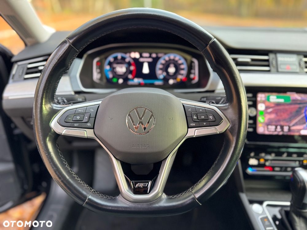 Volkswagen Passat Variant 2.0 TDI SCR DSG 4Motion Business - 22