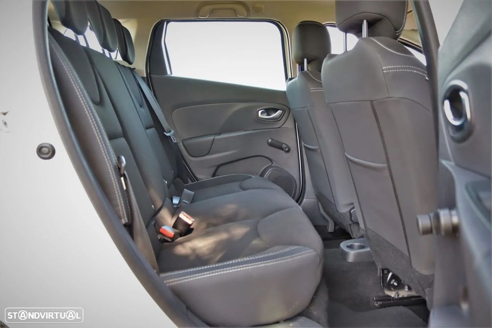 Renault Clio Sport Tourer - 17