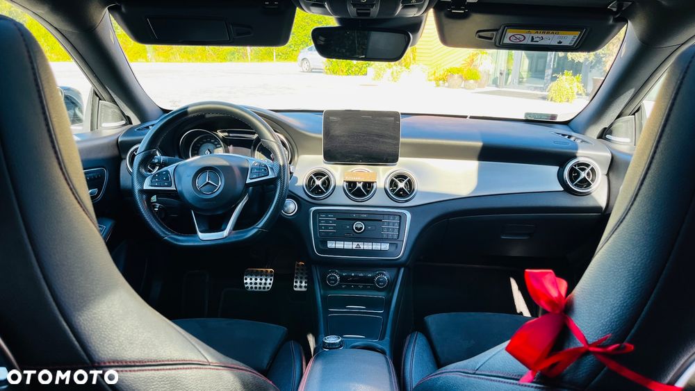 Mercedes-Benz CLA 220 4-Matic AMG Line - 5