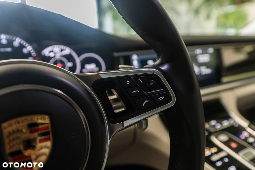 Porsche Panamera 4S - 20