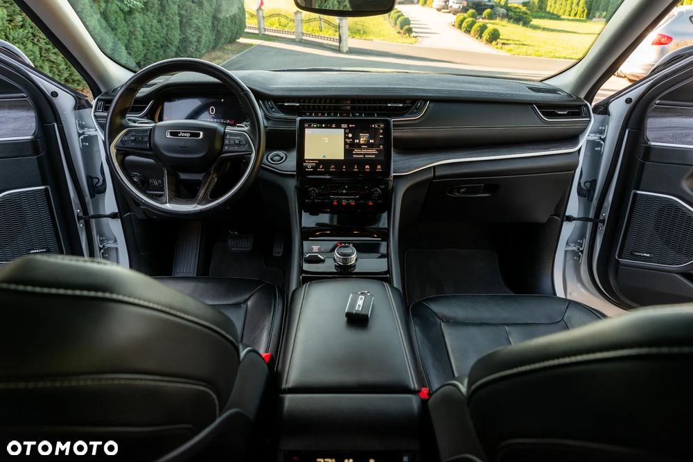 Jeep Grand Cherokee - 22