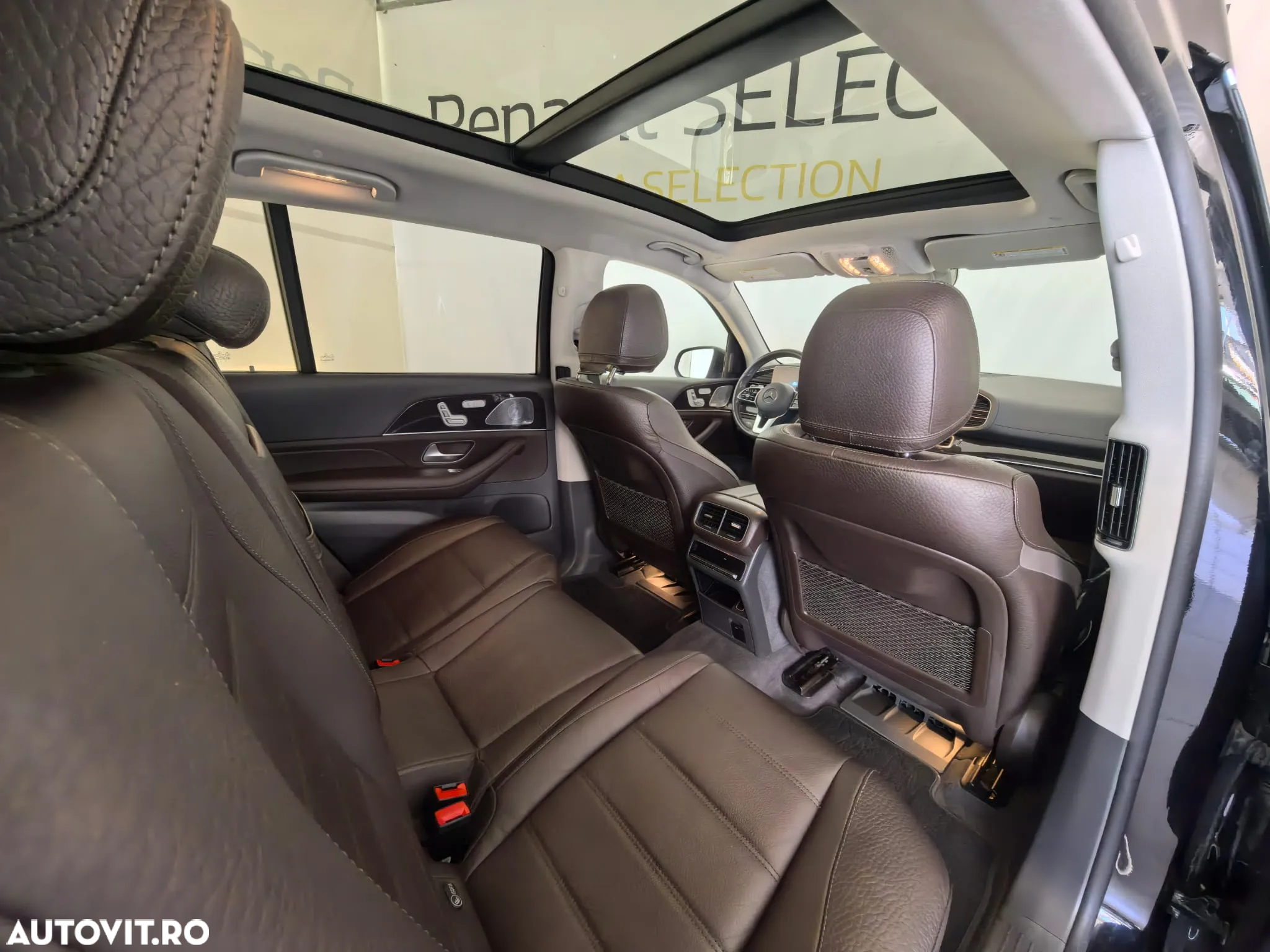 Mercedes-Benz GLS - 32