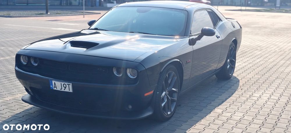 Dodge Challenger - 33