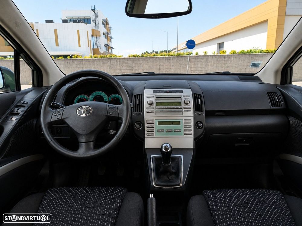 Toyota Corolla Verso 1.6 VVT-i - 14