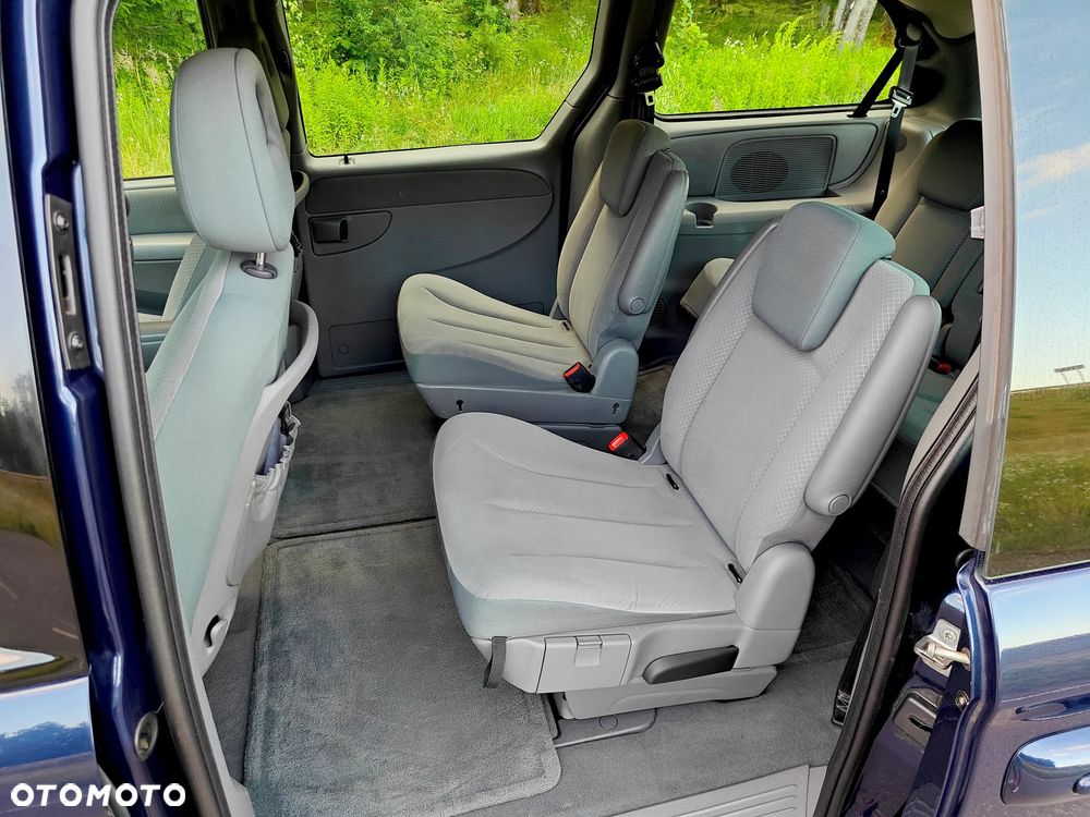 Chrysler Grand Voyager - 32