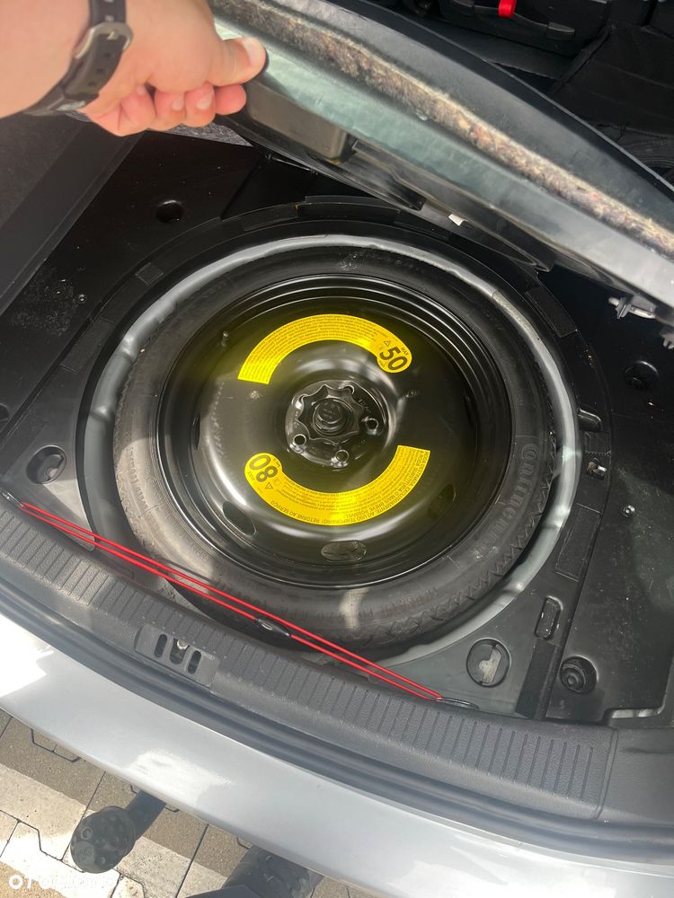 Volkswagen Touran - 11