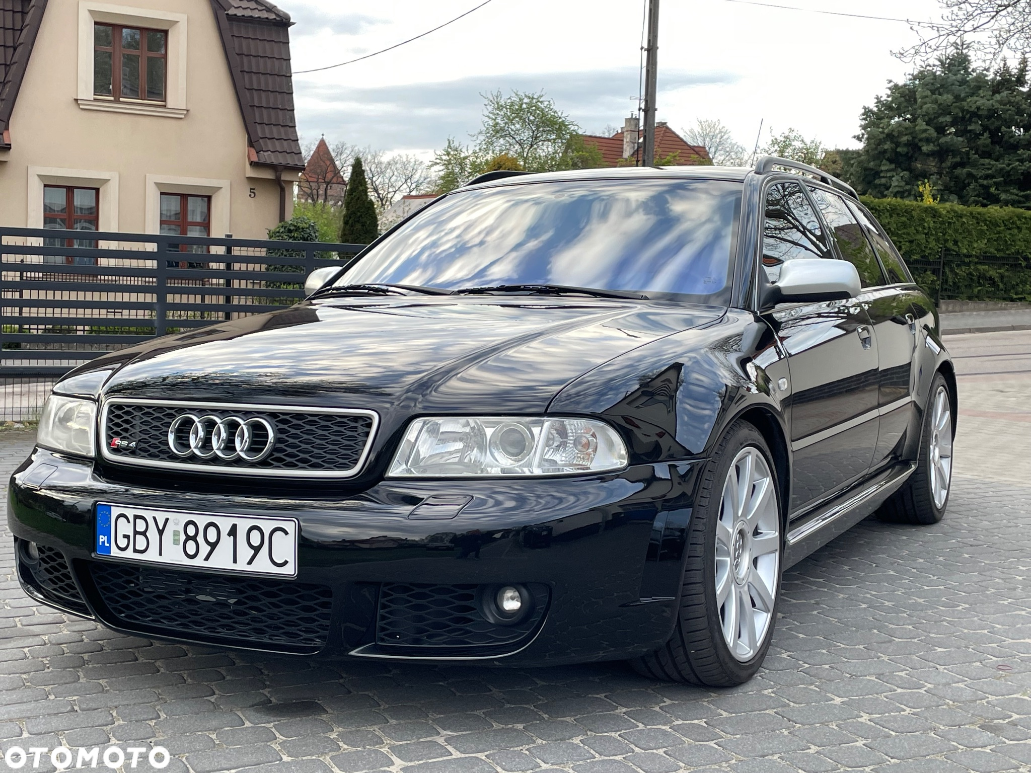 Audi RS4 Avant 2.7 Quattro - 4