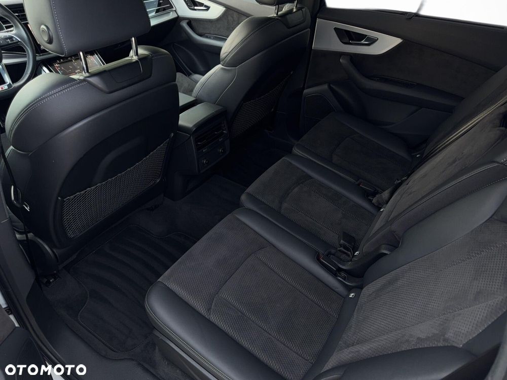 Audi Q7 55 TFSI mHEV Quattro S Line Tiptr - 34
