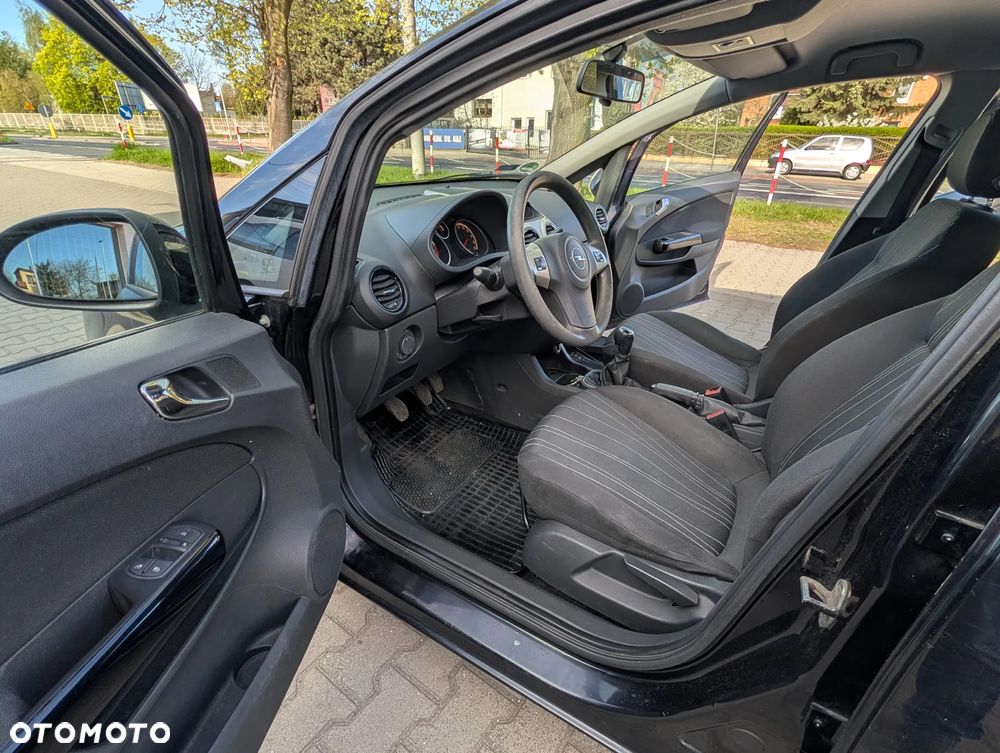 Opel Corsa 1.4 16V Cool - 21