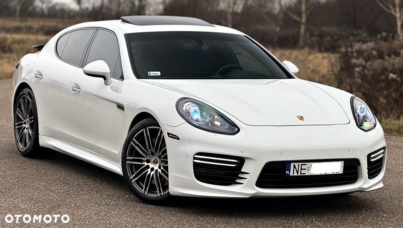 Porsche Panamera GTS PDK - 36