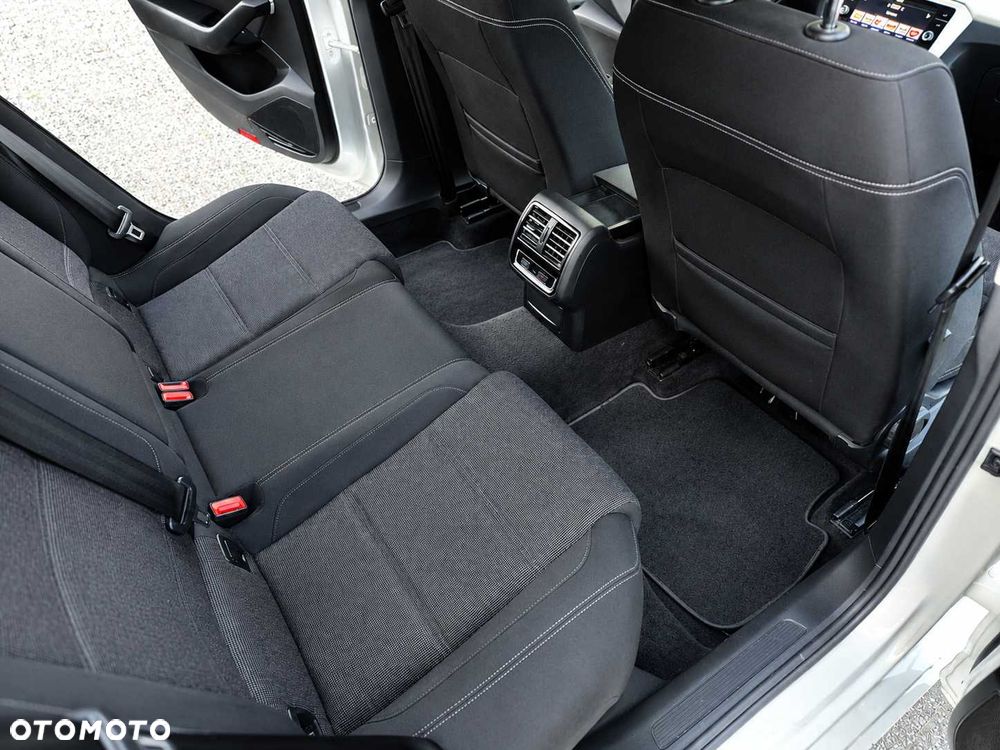 Volkswagen Passat - 7