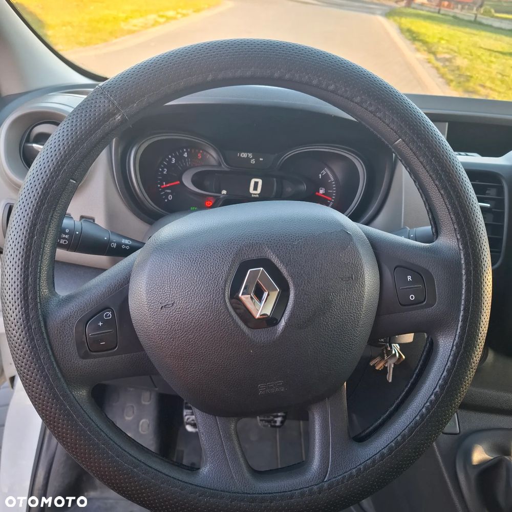 Renault Trafic - 12
