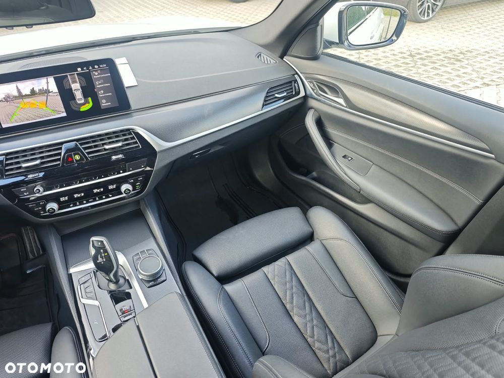 BMW Seria 5 520d xDrive M Sport sport - 12