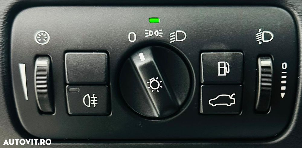 Volvo V60 D4 Geartronic Momentum - 12