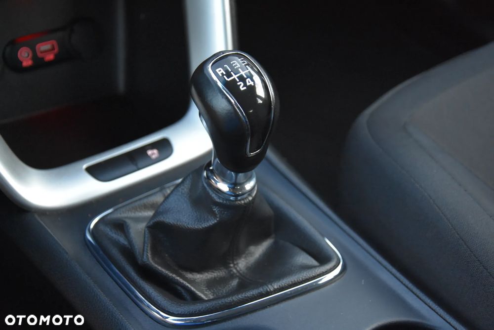 Kia Ceed 1.6 GDI ISG Dream-Team Edition - 34