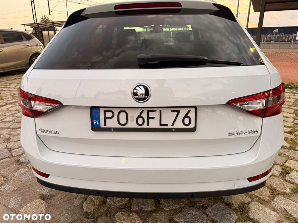 Skoda Superb 2.0 TDI Ambition DSG - 25