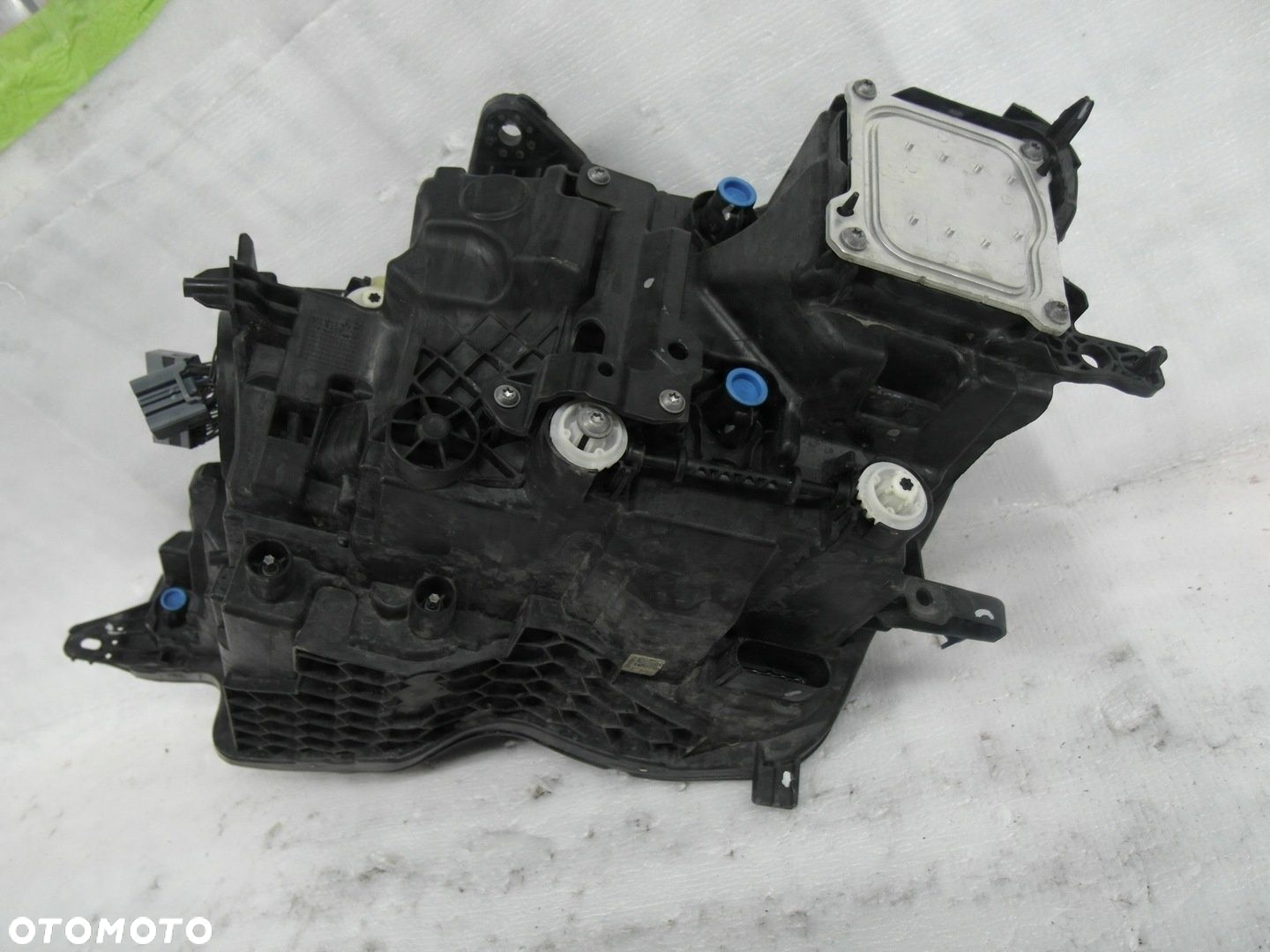 VOLVO V60 II FULL LED LAMPA PRZEDNIA PRAWA RYSA NA SZKLE - 3