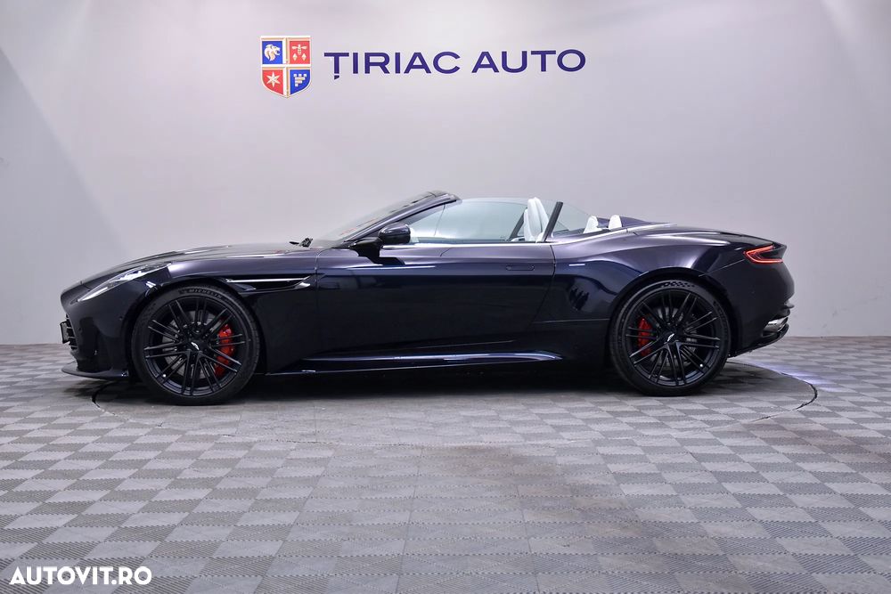 Aston Martin DB12 Volante - 10