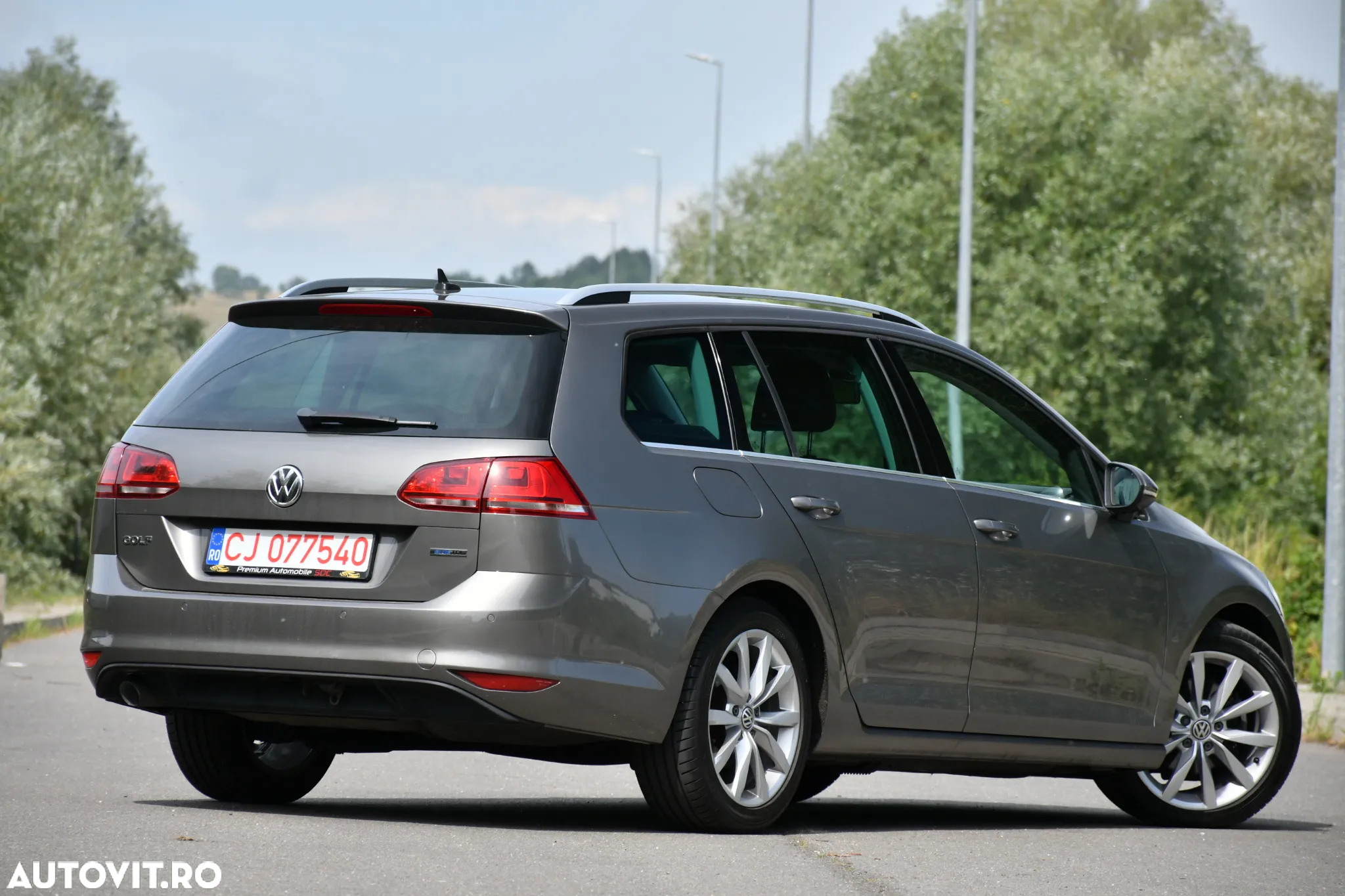 Volkswagen Golf 1.6 TDI DPF BMT Highline - 12