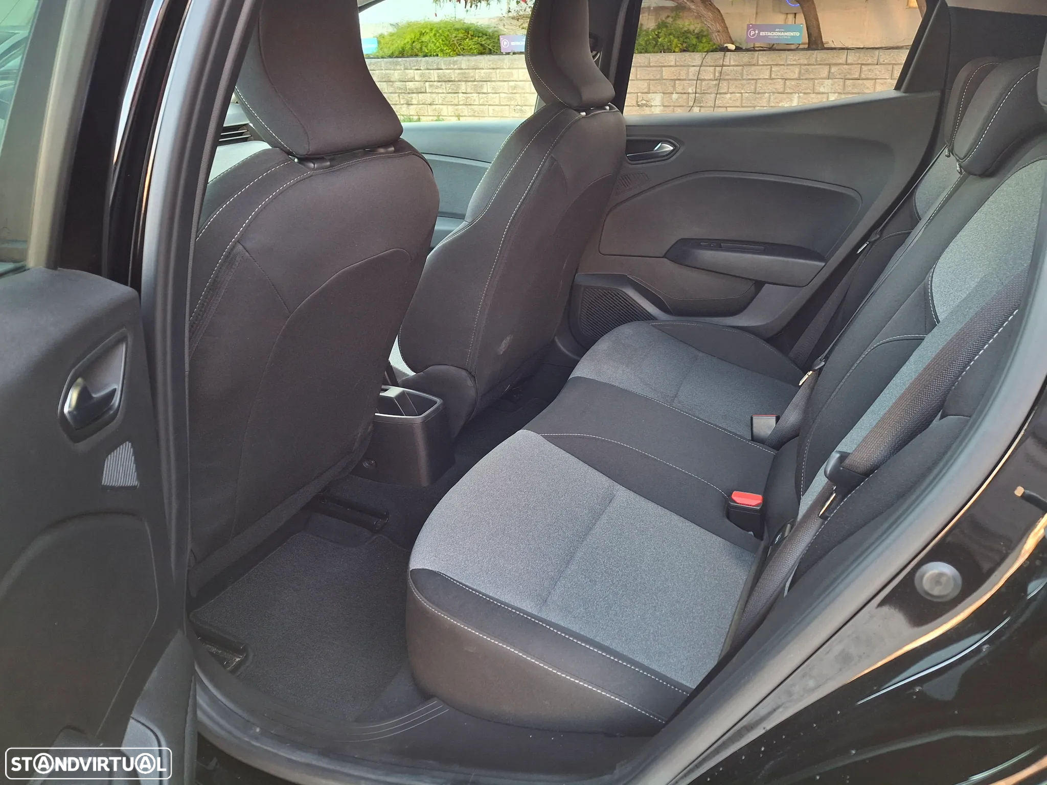 Mitsubishi Colt 1.0 MPI-T Invite - 6