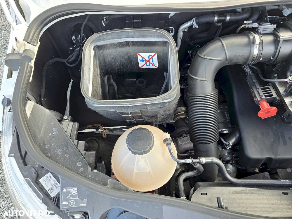 Mercedes-Benz Sprinter - 32