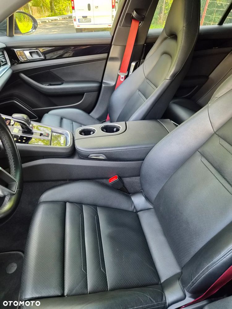 Porsche Panamera 4 - 18