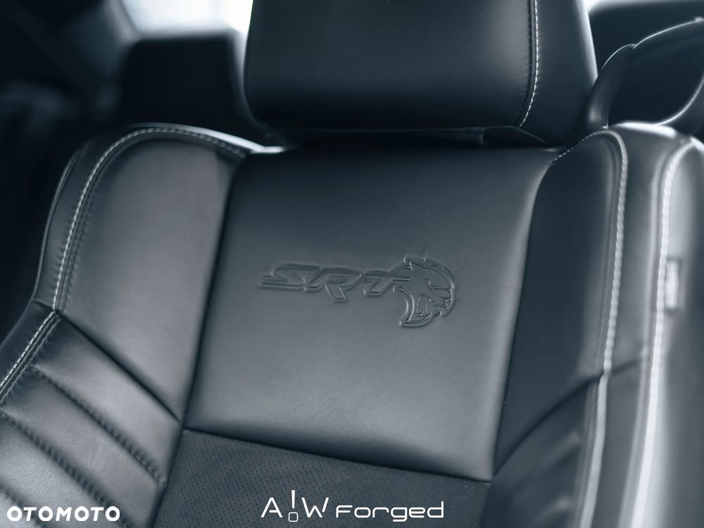 Dodge Challenger 6.2 Hellcat - 30