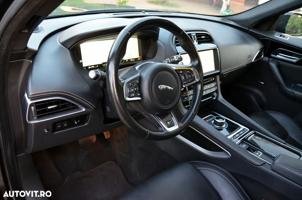 Jaguar F-Pace 25d AWD Aut. R-Sport - 14