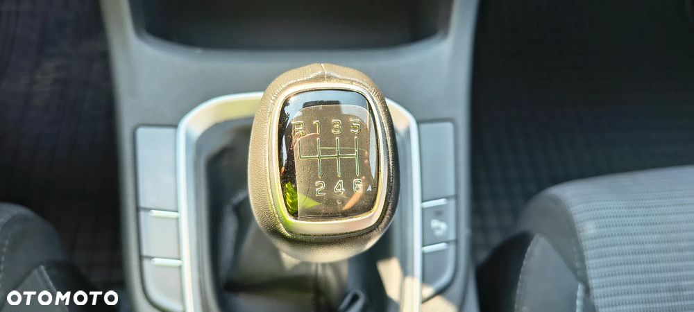 Hyundai i30 1.5 DPI Classic + - 21