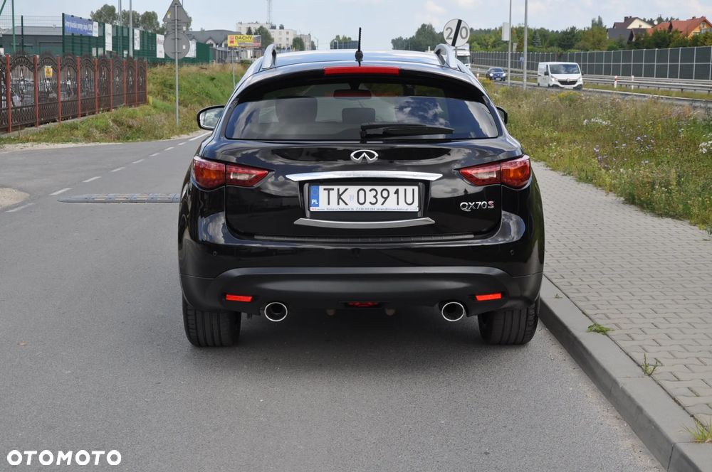 Infiniti QX70 - 6
