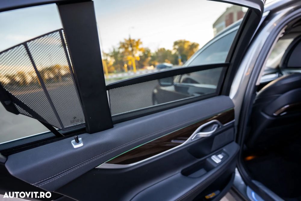 BMW Seria 7 740e iPerformance - 11