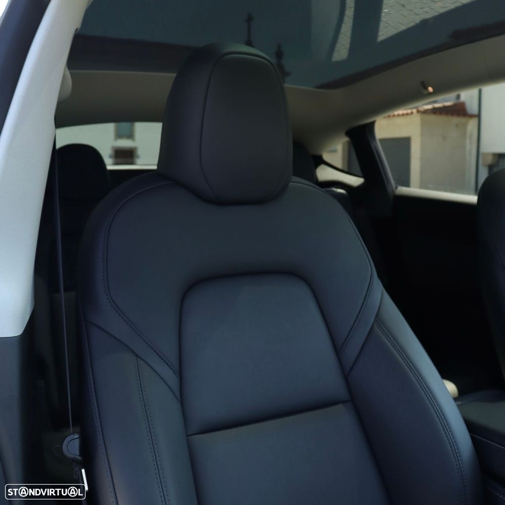 Tesla Model Y Long Range Dual Motor AWD - 21