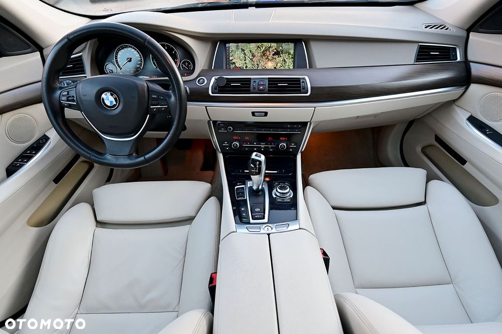 BMW Seria 5 530d xDrive - 26