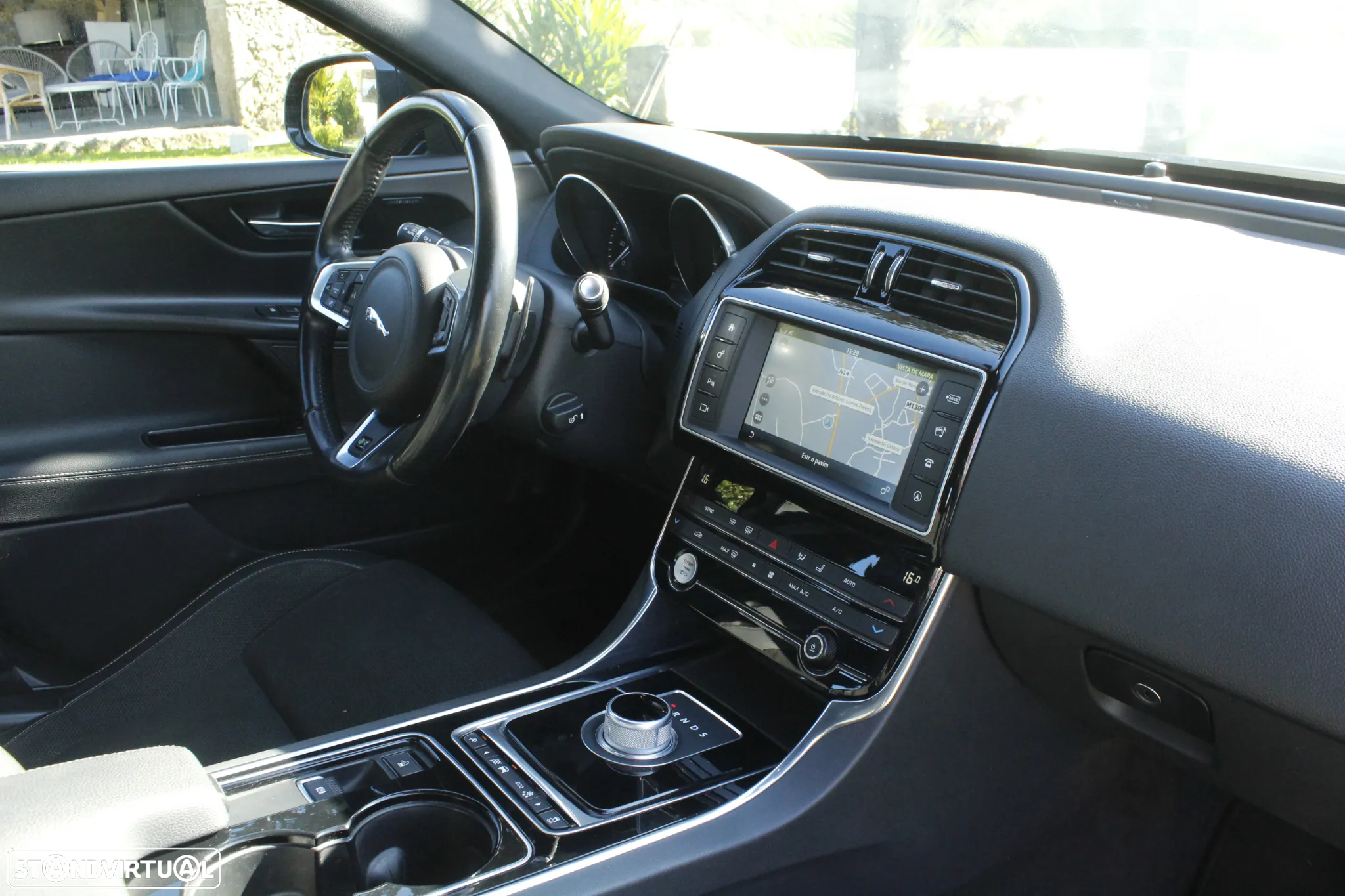 Jaguar XE 2.0 D R-Sport Aut. - 28