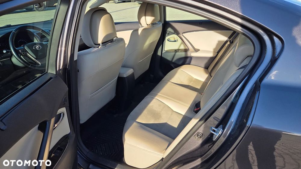 Toyota Avensis 1.8 Sol plus NAVI - 8