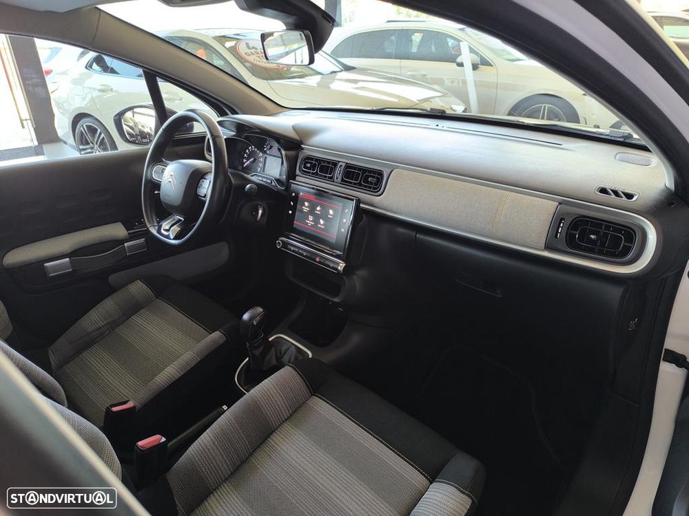 Citroën C3 1.2 PureTech Shine - 32