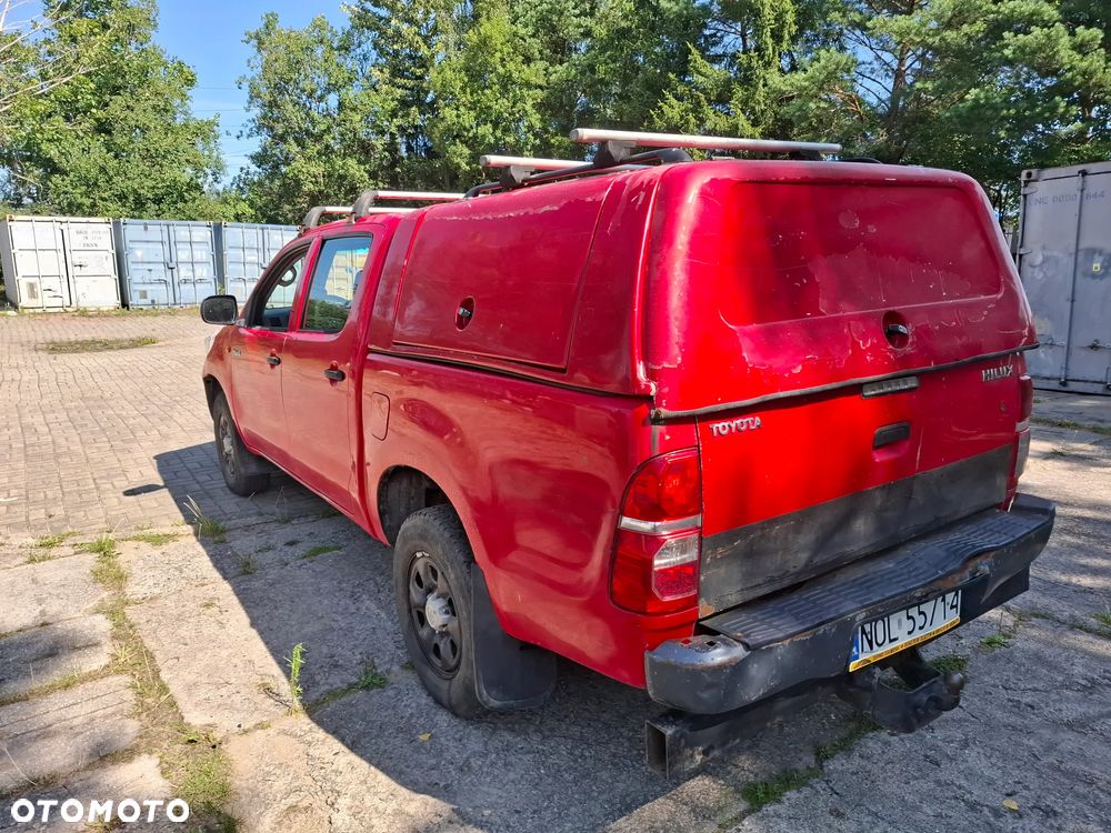 Toyota Hilux 2.5 D-4D Active - 8