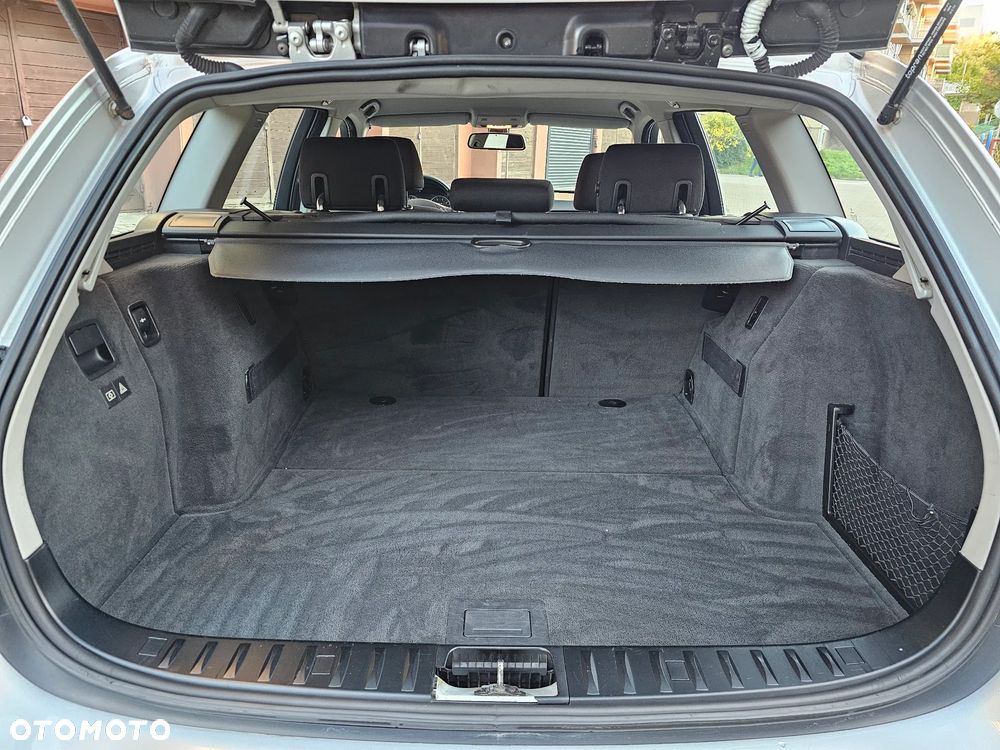 BMW Seria 3 318i - 22